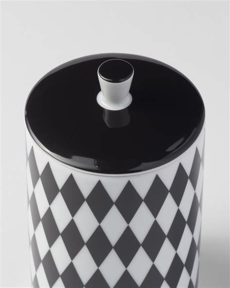 White/black Porcelain scented candle 